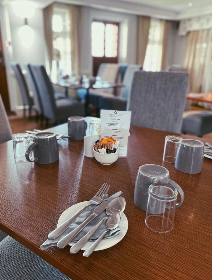 Newtown House Hotel サウス・ヘイリング エクステリア 写真